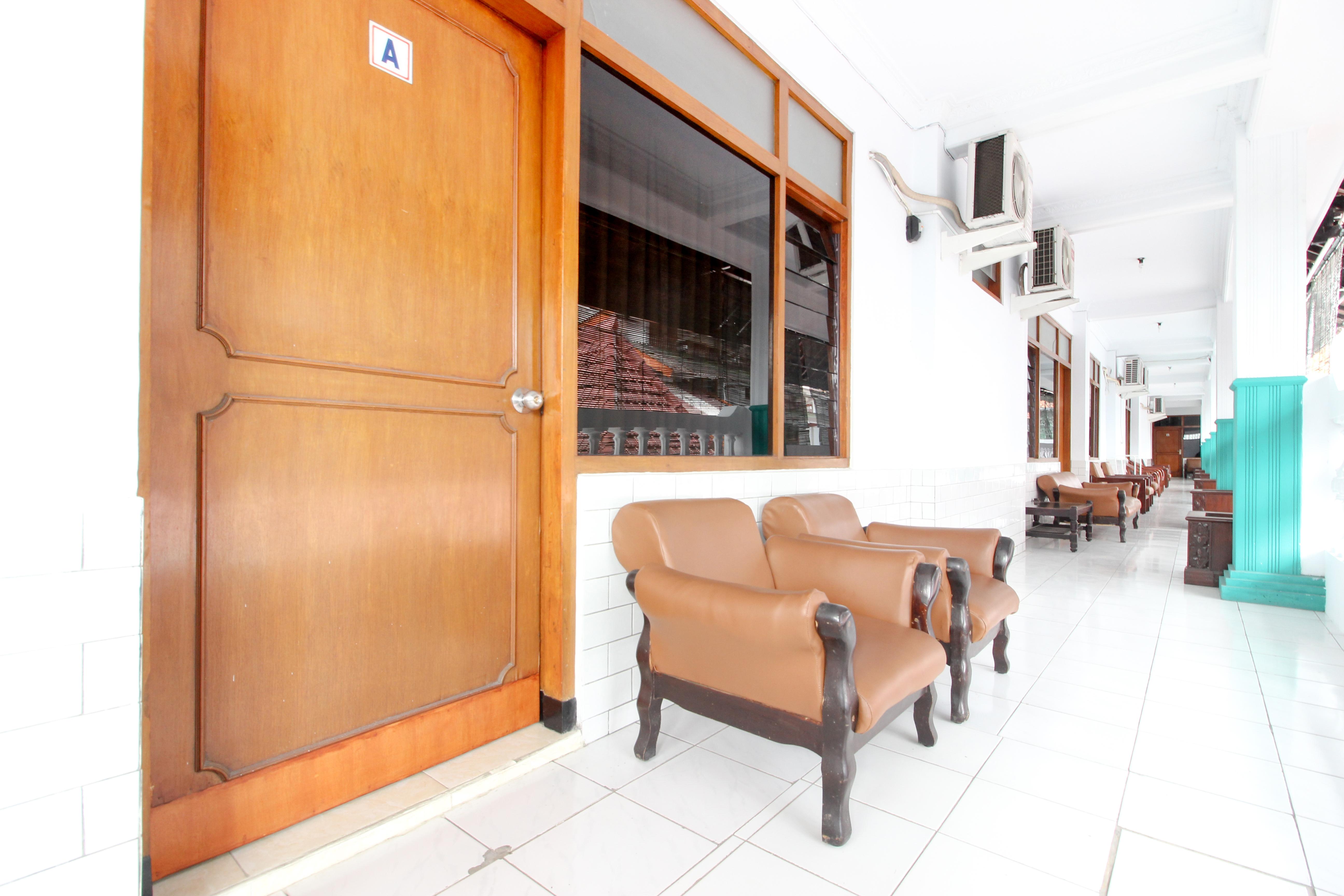 Reddoorz Plus Near Alun Alun Selatan Yogyakarta Buitenkant foto