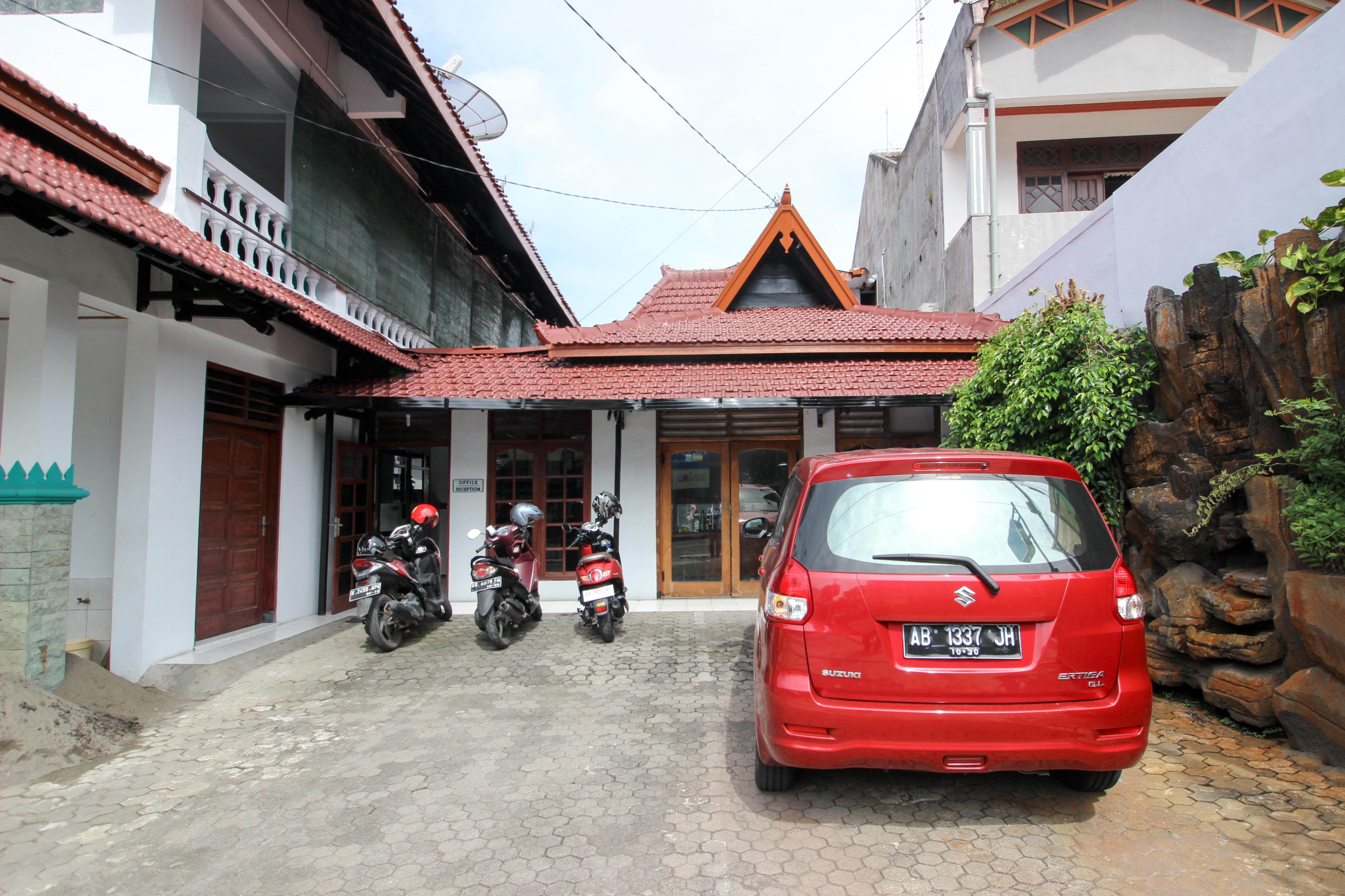 Reddoorz Plus Near Alun Alun Selatan Yogyakarta Buitenkant foto